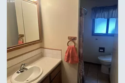 1646 Oak St, North Bend, OR 97459 - Photo 17