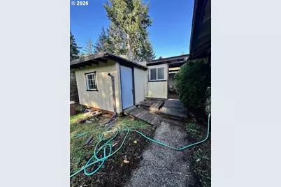 1646 Oak St, North Bend, OR 97459 - Photo 11
