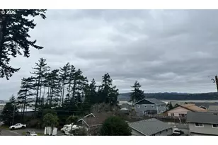 1646 Oak St, North Bend, OR 97459 - Photo 31