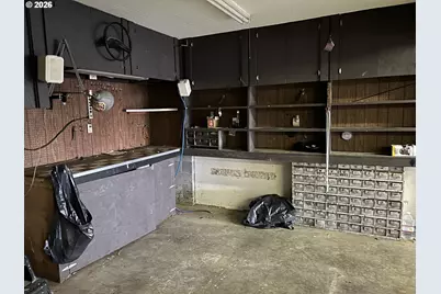 1646 Oak St, North Bend, OR 97459 - Photo 29