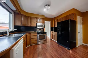 360 NE 75th Ave, Portland, OR 97213 - Photo 13