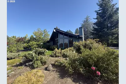 2462 Senate Way, Medford, OR 97504 - Photo 17