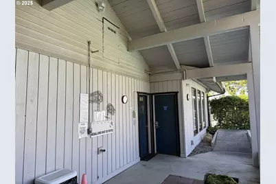 2462 Senate Way, Medford, OR 97504 - Photo 37