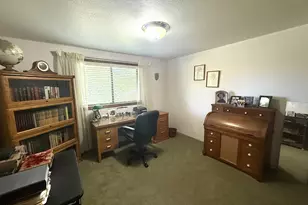 2462 Senate Way, Medford, OR 97504 - Photo 27