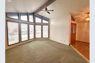 2462 Senate Way, Medford, OR 97504 - Photo 5