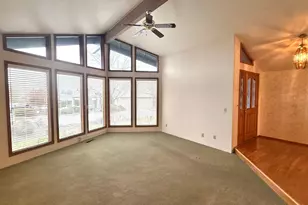 2462 Senate Way, Medford, OR 97504 - Photo 5