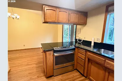 2462 Senate Way, Medford, OR 97504 - Photo 13