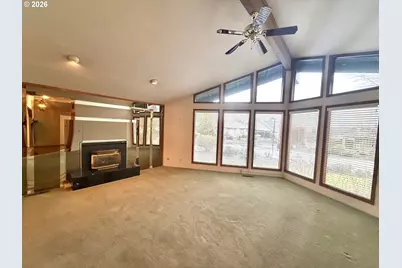 2462 Senate Way, Medford, OR 97504 - Photo 3