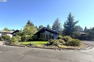 2462 Senate Way, Medford, OR 97504 - Photo 1