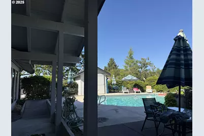 2462 Senate Way, Medford, OR 97504 - Photo 33