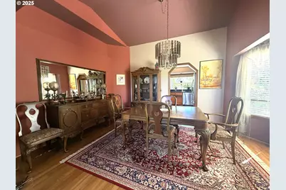 2462 Senate Way, Medford, OR 97504 - Photo 21