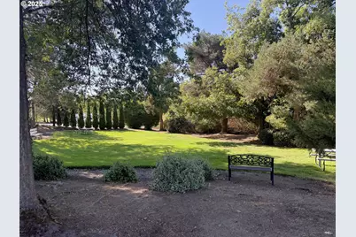 2462 Senate Way, Medford, OR 97504 - Photo 31