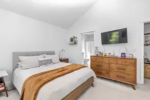 10272 NW Edgewood Dr, Portland, OR 97229 - Photo 21