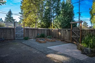 10040 SW Avery St, Tualatin, OR 97062 - Photo 39
