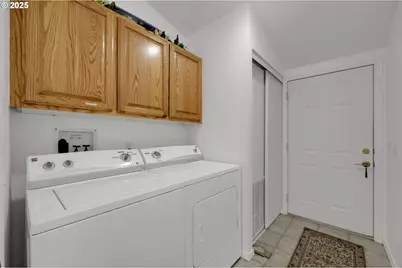 5276 Olympic Cir, Eugene, OR 97402 - Photo 33