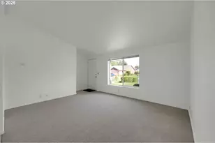 5276 Olympic Cir, Eugene, OR 97402 - Photo 9