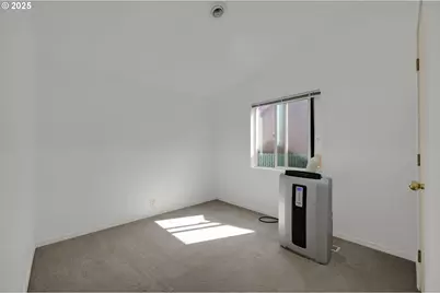 5276 Olympic Cir, Eugene, OR 97402 - Photo 21