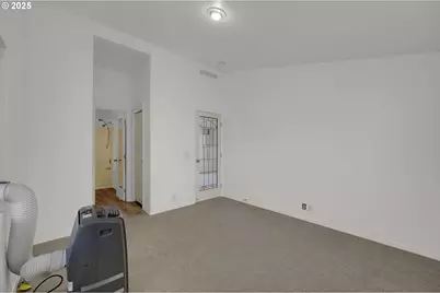 5276 Olympic Cir, Eugene, OR 97402 - Photo 27