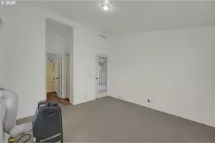 5276 Olympic Cir, Eugene, OR 97402 - Photo 27