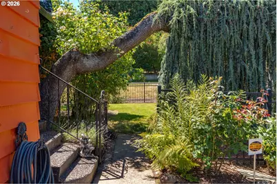 7170 SE 122nd Ave, Portland, OR 97236 - Photo 3