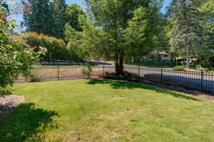 7170 SE 122nd Ave, Portland, OR 97236 - Photo 5