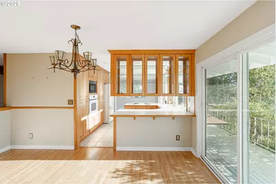 842 NW Kingwood Dr, Salem, OR 97304 - Photo 5