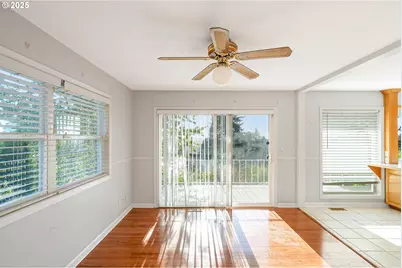 842 NW Kingwood Dr, Salem, OR 97304 - Photo 15