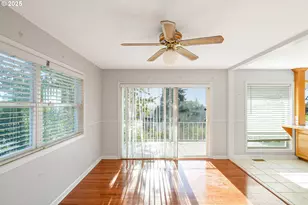 842 NW Kingwood Dr, Salem, OR 97304 - Photo 15