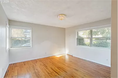 842 NW Kingwood Dr, Salem, OR 97304 - Photo 19