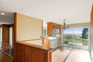 842 NW Kingwood Dr, Salem, OR 97304 - Photo 3