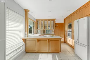 842 NW Kingwood Dr, Salem, OR 97304 - Photo 11