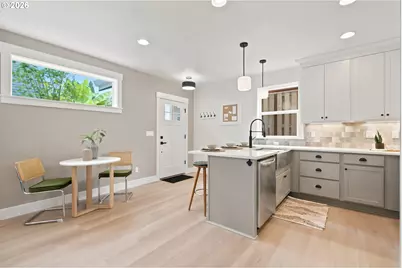 3395 SE 43rd Ave #B, Portland, OR 97202 - Photo 5