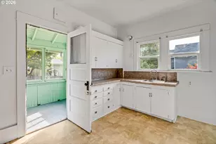 5542 NE Flanders St, Portland, OR 97213 - Photo 7