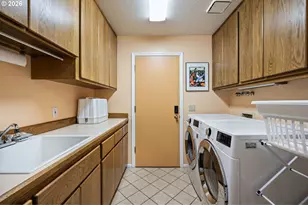 2101 Kingfisher Way, Eugene, OR 97401 - Photo 21