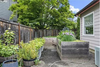 2101 Kingfisher Way, Eugene, OR 97401 - Photo 43
