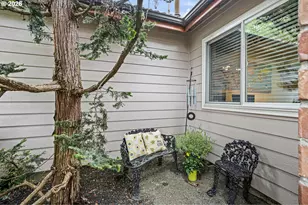 2101 Kingfisher Way, Eugene, OR 97401 - Photo 3