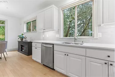 1645 SW Joshua St, Portland, OR 97219 - Photo 7