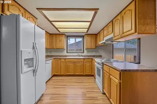 3178 Century Way, Medford, OR 97504 - Photo 13