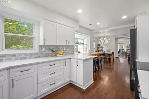 8460 SW Fairway Dr, Portland, OR 97225 - Photo 15