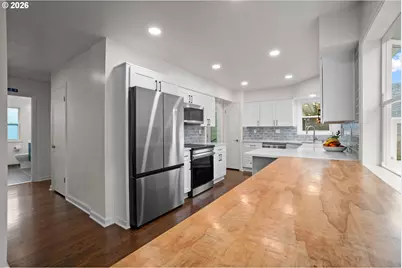 8460 SW Fairway Dr, Portland, OR 97225 - Photo 13