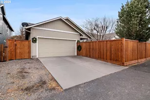 21281 Bellflower Pl, Bend, OR 97702 - Photo 33
