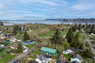 92389 F Rd, Astoria, OR 97103 - Photo 9