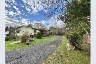 185 N 3rd St, Lakeside, OR 97449 - Photo 31