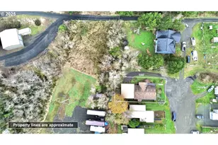 185 N 3rd St, Lakeside, OR 97449 - Photo 25