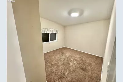 185 N 3rd St, Lakeside, OR 97449 - Photo 17