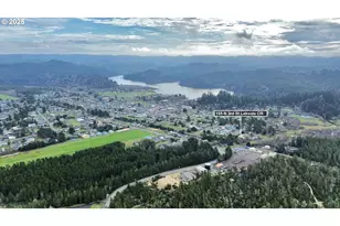 185 N 3rd St, Lakeside, OR 97449 - Photo 37