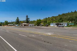 14190 N Umpqua Hwy, Roseburg, OR 97470 - Photo 3