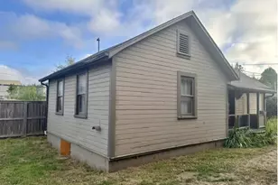 1957 Myrtle St, North Bend, OR 97459 - Photo 9