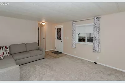 5170 Grand Ave #Spc 19, Florence, OR 97439 - Photo 5