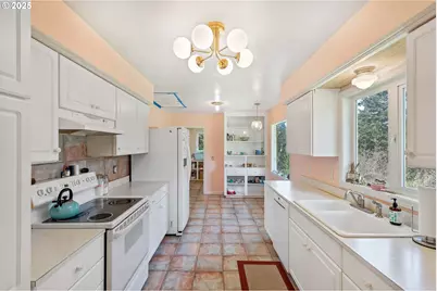 255 Coast Guard Hill Rd, Port Orford, OR 97465 - Photo 5